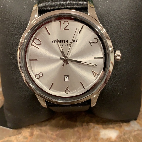 Kenneth Cole Watch Leather Band New with tags - Picture 2 of 2